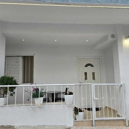 Aila Apartment Саранда Экстерьер фото